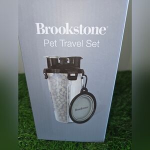 Brookstone Pet Travel Set with Black and‎ Clear Design